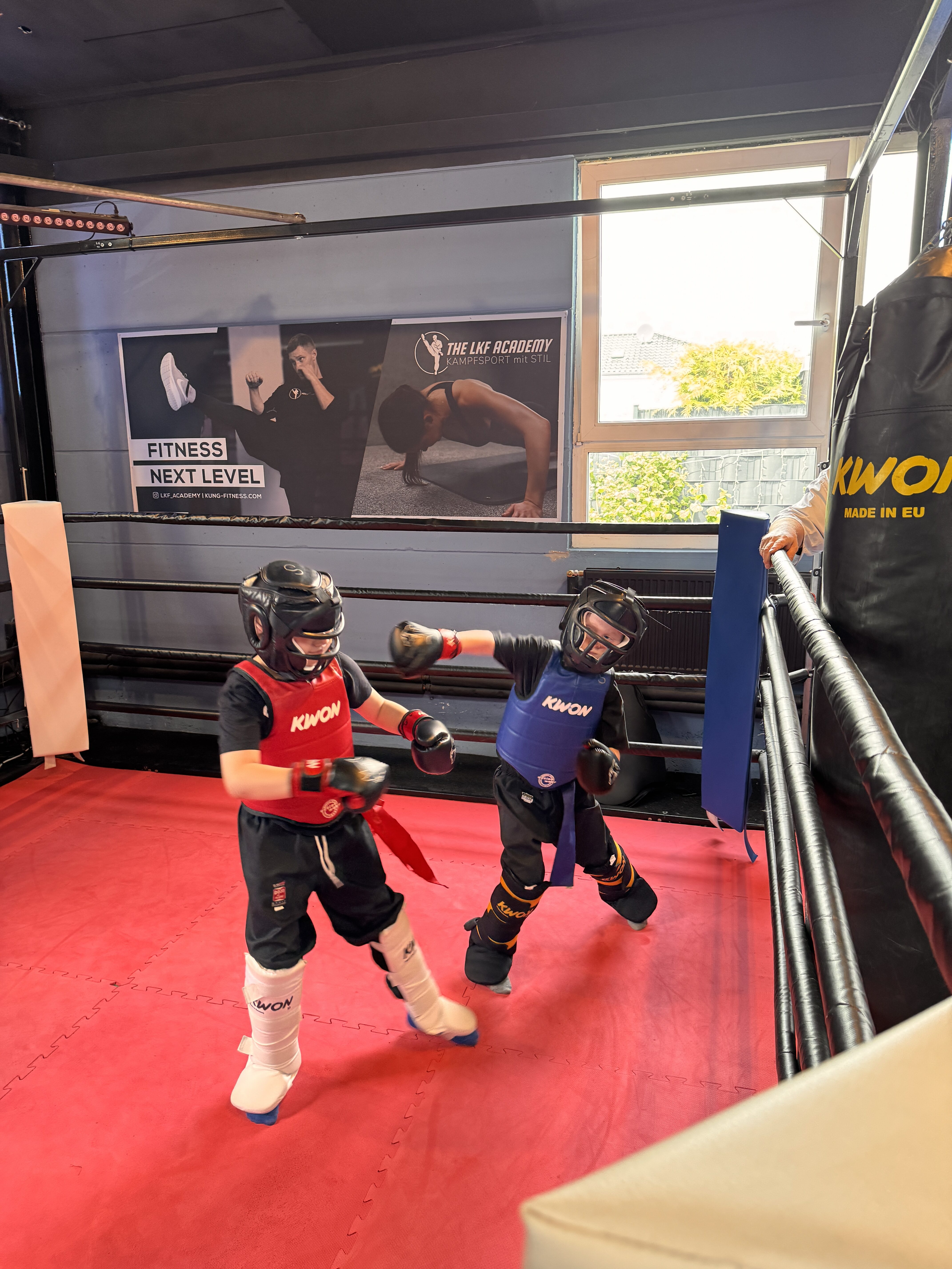Kickboxen Kinder Solingen – Kindertraining mit moderner Kampfsporttechnik und professioneller Betreuung in der LKF ACADEMY