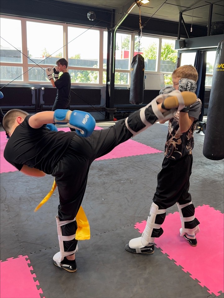 Selbstbewusstsein für Kinder stärken – Kampfsporttraining in der LKF ACADEMY Solingen